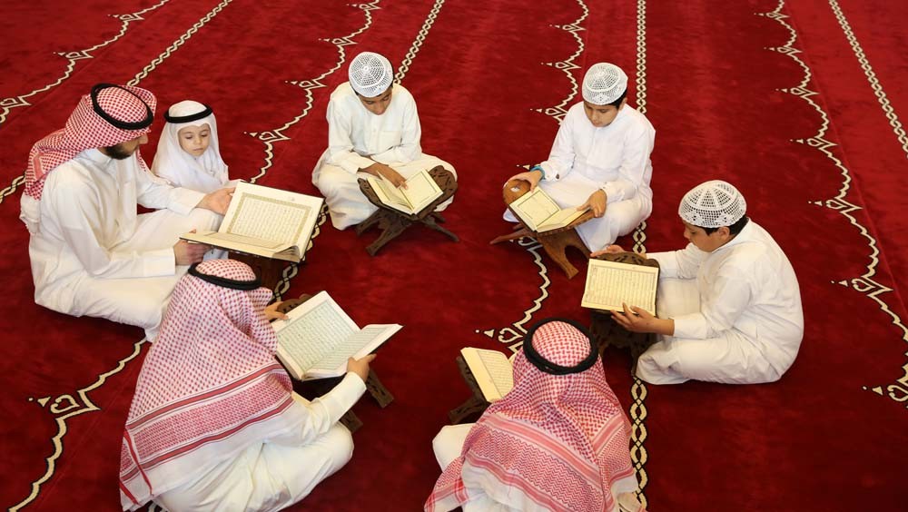خيركم من تعلم القرآن وعلمه